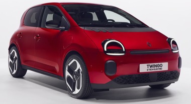 Renault nuova Twingo E Tech: cambia la motorizzazione e design, ma è sempre lei