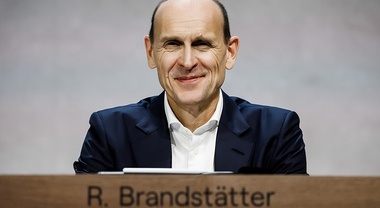 VW Group accelera sul mercato cinese, 20 nuovi modelli nel 2026. Brandstaetter: «Ridurremo i nostri costi del 40-50%»