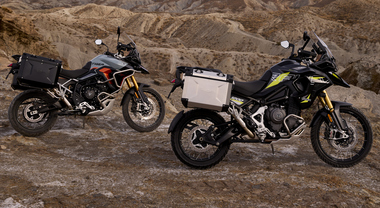 Triumph allarga la gamma Tiger con nuove versioni speciali. Reinterpretano il carattere adventure del marchio britannico