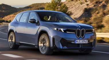 BMW iX3: la prima vettura della “Neue Klasse” inaugura una nuova era di sostenibilità per il marchio bavarese