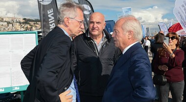 Turismo nautico e nuovi posti barca: per ora solo promesse, ma a Napoli cambia il vento. “Un successo il salone Navigare”