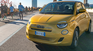 Fiat, la Grande Panda e la &ldquo;piccola&rdquo; 500. La leggendaria citycar con motorizzazione ibrida sar&agrave; prodotta a Mirafiori