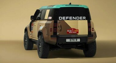 Land Rover, la regina sfida la Dakar. Gli allestimenti del Defender D7X-R sono derivati dal modello Defender Octa