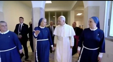 Papa Leone XIV visita l'ospedale psichiatrico "De la Croix" a Beirut
