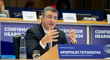 Ue verso rinvio revisione norme auto ma apre ai biocarburanti. Tzitzikostas: &laquo;Presenteremo pacchetto completo&raquo;