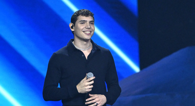 EroCaddeo si gioca la finale di X Factor 2025: dalla sensibilità pop a  “Punto”, chi è