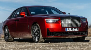 Rolls-Royce Ghost Black Badge: la tradizione che continua a dettare le regole del lusso