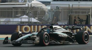 GP Yas Marina, la sfida finale: Russell sorprende e precede i duellanti Norris e Verstappen