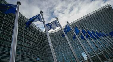 Oggi le proposte della Commissione Ue su automotive. Attesa per revisione del regolamento sugli standard CO2 dei nuovi veicoli