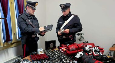 Ducati, maxifurto di gadget e pezzi di ricambio per un valore di 200mila euro rubati a Borgo Panigale recuperati dai Carabinieri