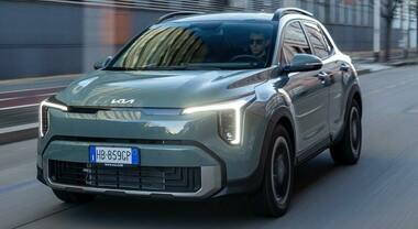 Kia, la sorpresa di Stonic: pi&ugrave; bella e pi&ugrave; ricca. Nuovo frontale, c&rsquo;&egrave; la motorizzazione a recupero di energia