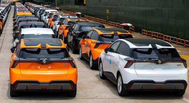 La UE fa marcia indietro, &ldquo;sulle e-car cinesi nessun accordo: &egrave; solo un orientamento tecnico&rdquo;