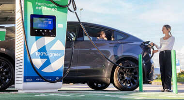 Spagna, crescono del 37% i punti di ricarica per auto elettriche nel 2025: totale record a 53.072 unit&agrave;