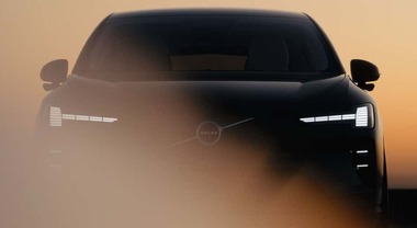 Volvo EX60 elettrica, tutto pronto per il debutto. Sar&agrave; dotata di Gemini, il nuovo assistente IA di Google