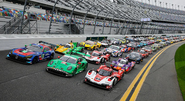 24 Ore di Daytona, tutto pronto per l'esordio del campionato IMSA 2026. Acura, Bmw, Cadillac e Porsche con hypercar aggiornate