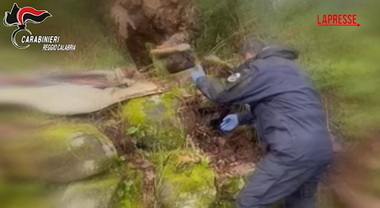 Calabria, scoperto in Aspromonte arsenale con armi da guerra e razzi anticarro