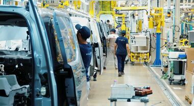 Stellantis promuove investimenti in Algeria tra i fornitori auto italiani. Sindacati &ldquo;allibiti&rdquo;