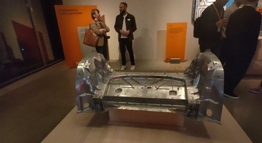 Volvo, inizia l&rsquo;era del &ldquo;megacasting&rdquo;. Ecco tutti i segreti della scocca della nuova EX60