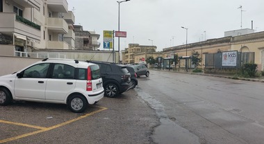 Chiede soldi e sferra un pugno a un 86enne: choc a Lecce, anziano finisce in ospedale e aggressore arrestato