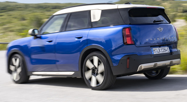 Countryman E aumenta l'autonomia a oltre 500 km. Versatilit&agrave; e tecnologia equipaggiano le due Bev del modello pi&ugrave; grande di Mini