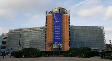 Dall'Ue 10 miliardi per il green, ma festeggiano solo gli armatori