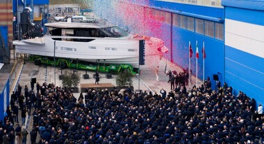 Seadeck 9, il pi&ugrave; grande yacht mai costruito tra i monti. Azimut lo presenter&agrave; a settembre al Salone di Cannes