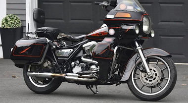Harley Davidson, in vendita la Fxrt del 1992 di Sonny Barger. Il fondatore degli Hells Angels &egrave; morto nel 2022