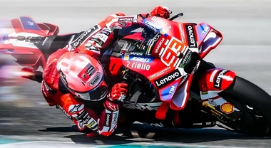 Motomondiale, test a Sepang: Marc Marquez il pi&ugrave; veloce della prima giornata. Bezzecchi: &laquo;La nuova Aprilia promette bene&raquo;