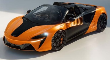 McLaren Artura Spider MCL39 Championship Edition. La supercar &egrave; un tributo ai 10 titoli mondiali costruttori in F1