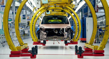 Anfia: 238.000 auto prodotte in Italia nel 2025 (-19,8%). A dicembre una crescita del 13%