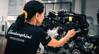 Lamborghini, impegno sul territorio e in azienda: brand conferma impegno nel contrasto al gender gap promuovendo accesso a Stem