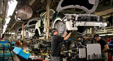 Giappone, ministero dei Trasporti introdurr&agrave; obbligo di esporre bollini di sicurezza per le auto importate dagli Usa