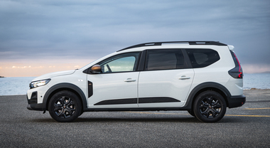 Dacia Jogger, ecco il model year 2026 con motori Hybrid
