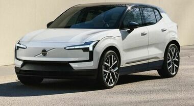 EX30 si evolve. Per il Suv Volvo un nuovo motore da 110 kW (150 cv), interni rivisitati e pi&ugrave; funzionalit&agrave; digitali