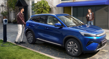 BYD, sbarca il terzo Atto: un Suv fatto per l&rsquo;Europa. La Evo passa dalla trazione anteriore alla posteriore, pi&ugrave; prestazioni e facilit&agrave; di utilizzo