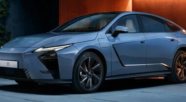 Lexus ES, lo stile classico della berlina si evolve per una nuova era elettrificata