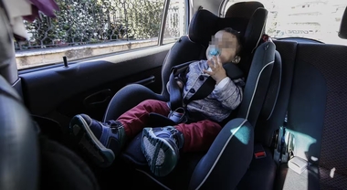 Bambini in auto: troppi errori e pochi controlli, test a Milano e Roma. Irregolarit&agrave; nel 41% dei casi nella citt&agrave; meneghina, 58,8% nella Capitale