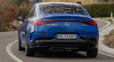 La CLA &egrave; anche Hybrid, adesso il diesel s&rsquo;inchina. Mercedes allarga la gamma del suo ultimo modello partito come full electric