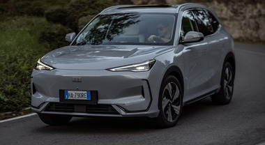 Geely debutto con i fiocchi, c&rsquo;&egrave; una coppia di Suv per iniziare: la EX5 &egrave; full electric, la Starray si pu&ograve; ricaricare