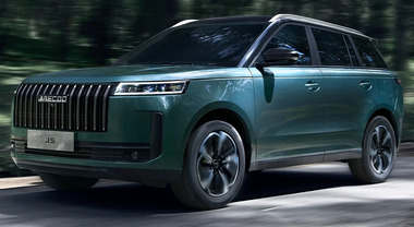 Jaecoo, con il super hybrid pi&ugrave; performance per J5 e J7. Accoppia il benzina 1.5 ciclo Miller da 143 cv e due elettrici da 204 e 82 cv