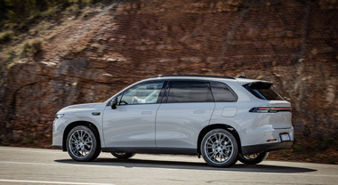 Leapmotor C10 in versione REEV: l&rsquo;elettrica che si muove sempre grazie al motore EV