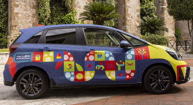 Honda Italia celebra i 25 anni della Jazz con una originale livrea firmata dall'Istituto Europeo di Design