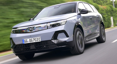 Opel Grandland Electric AWD, sulle strade del Pavese il debutto della prima elettrica integrale del Blitz
