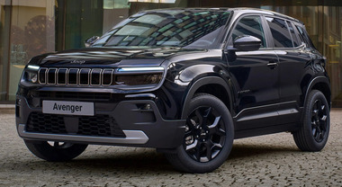 Avenger Black Edition allarga la famiglia del Suv compatto Jeep. Ha contenuti tecnologici dedicati e dettagli distintivi