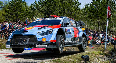 Wrc, Pajari (Toyota) buca e Neuville (Hyundai) passa al comando del Rally di Croazia. Decimo l'italiano Dapr&agrave; (Skoda)