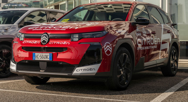 C5 Aircross sulle strade del Giro d'Italia. Suv Citro&euml;n protagonista delle principali competizioni ciclistiche di Rcs Sport