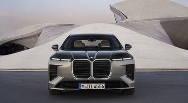 Bmw, la nuova Serie 7 ridefinisce i canoni dell'ammiraglia di lusso
