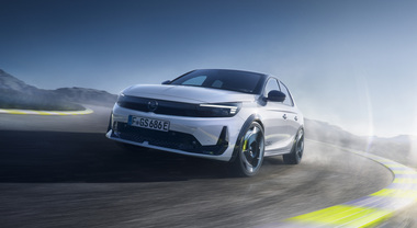 Opel, ecco le prime foto ufficiali della nuova Corsa GSE