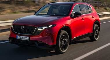 CX-5 di terza generazione offre spazio e comfort di livello premium. Mazda alza anche il livello tecnologico