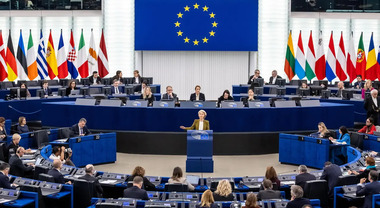 Parlamento UE, Auto: la bozza del relatore in commissione ambiente apre ai carburanti rinnovabili